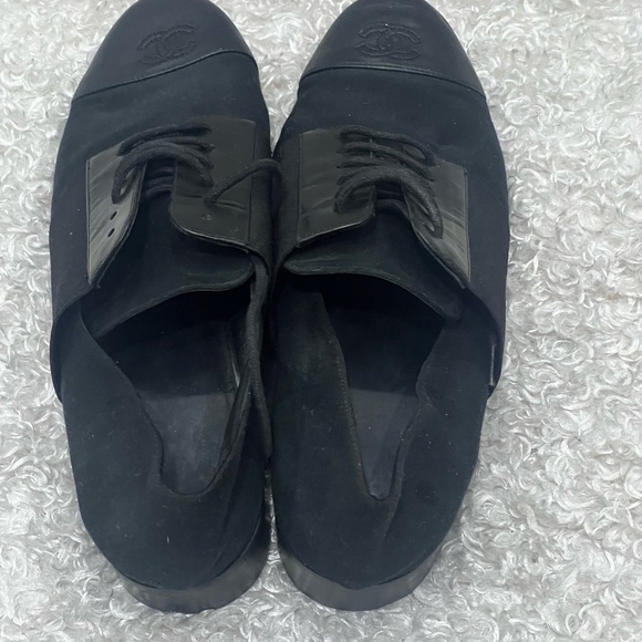 Chanel CC Interlocking Logo Oxfords - Picture 3 of 11